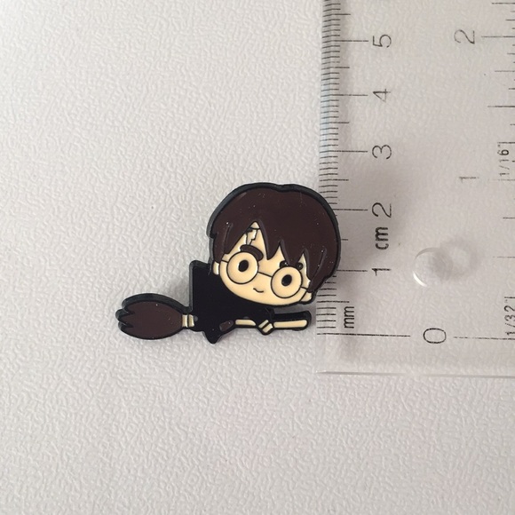 ๐50% OFF/3+...Harry Potter Flying Broom Pin (Harry Potter) - Picture 4 of 6